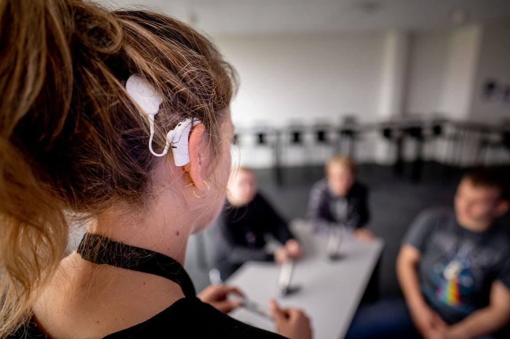 Elever med høretab møder forståelse på Skamling