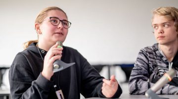 Elever med høretab i undervisningen på Design- & Idrætsefterskolen Skamling